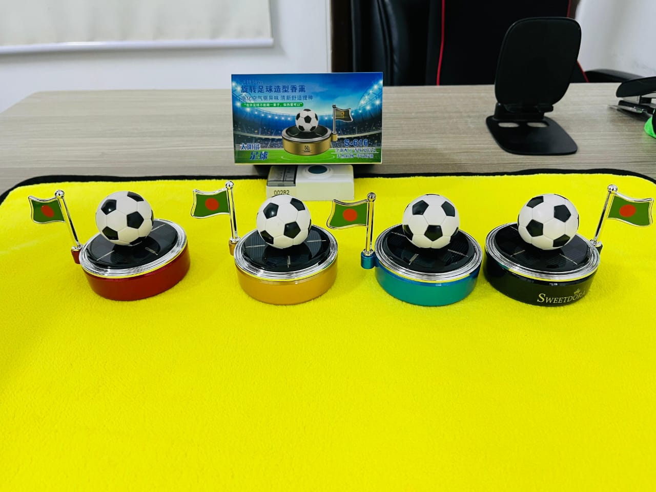 FOOTBALL Showpieces
